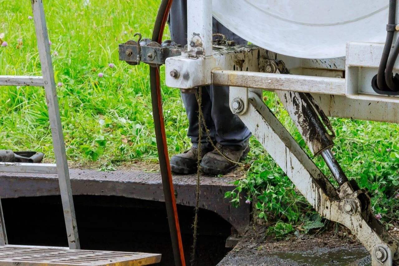 Machine for Cleaning Blocked Drain Sewers